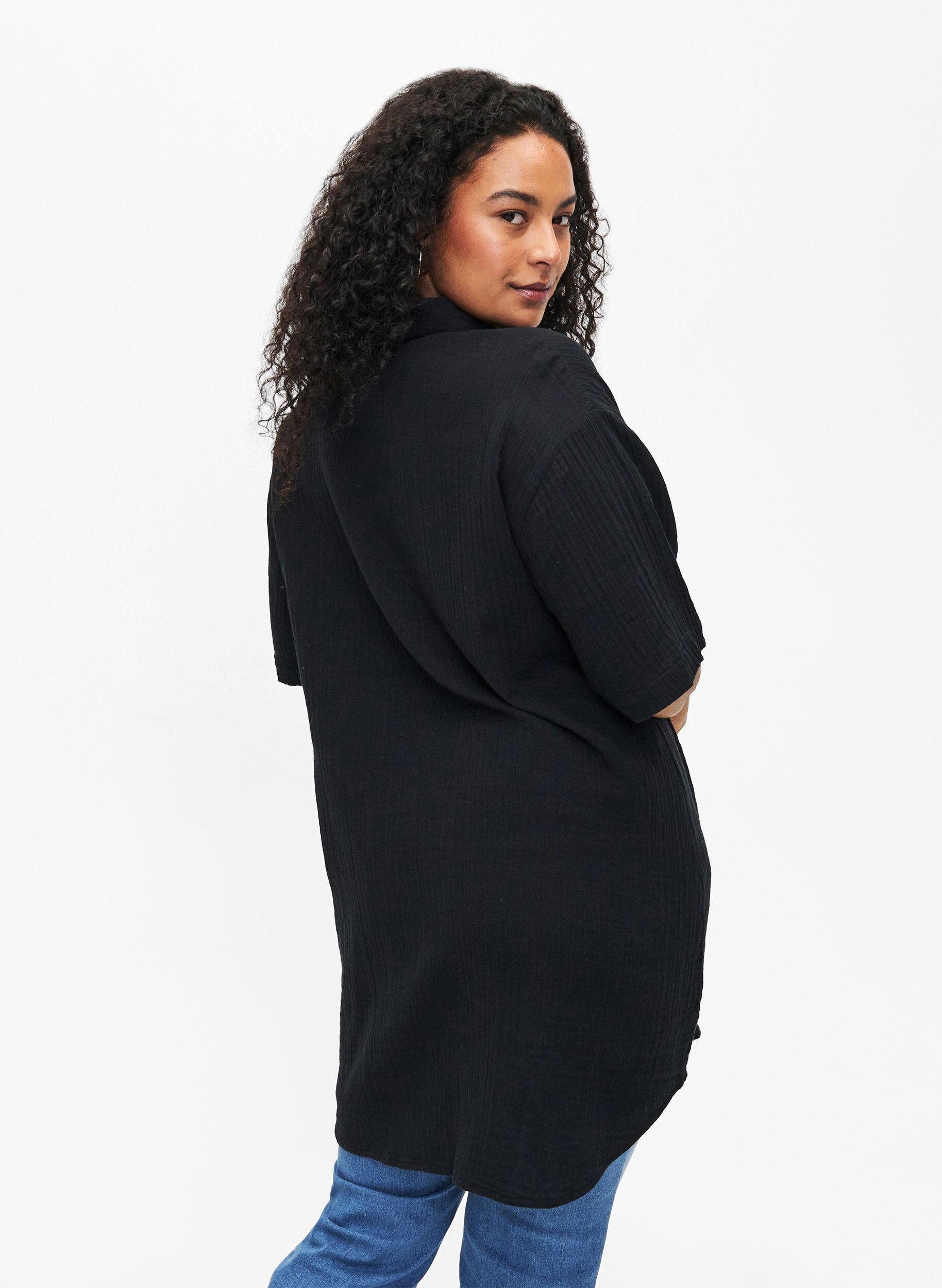 Zizzi Chemise &agrave; manches courtes avec boutons, Black, Model image number 1