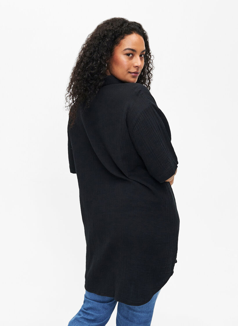 Shirt met korte mouwen en knopen, Black, Model image number 1