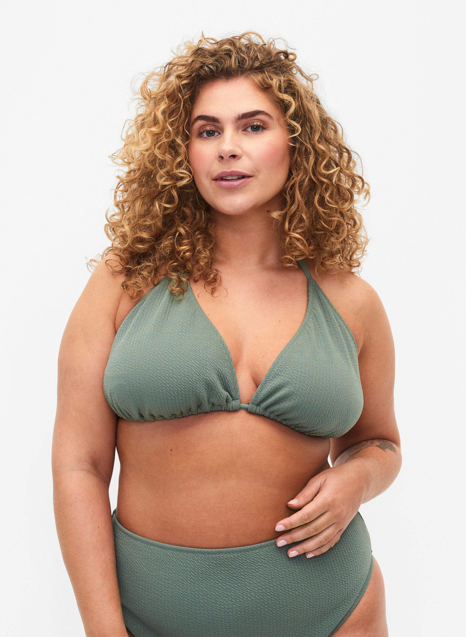 Zizzi Soutien-gorge de bikini triangulaire avec structure en cr&ecirc;pe, Vert clair, Model image number 0