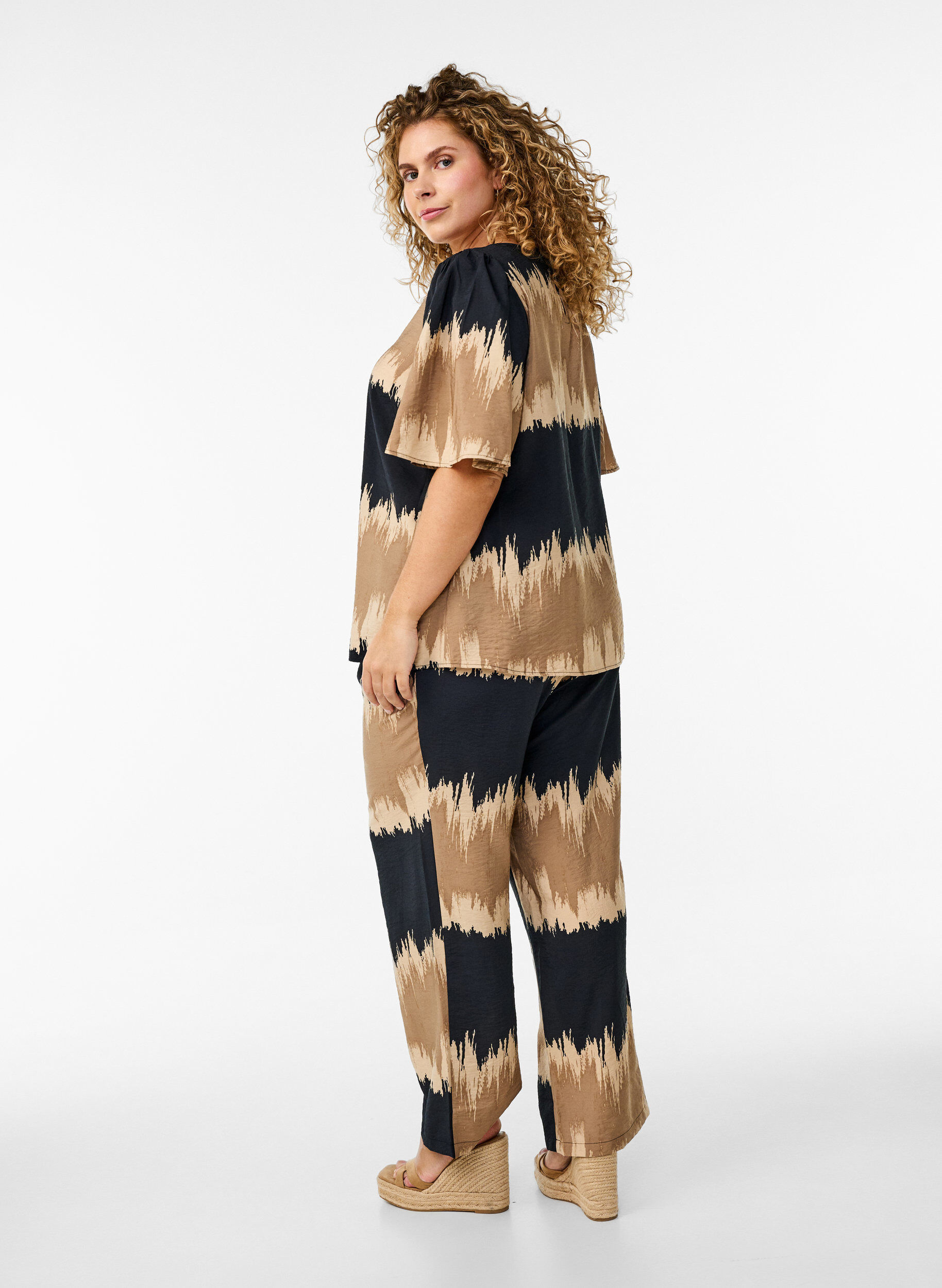 ZizziLosse broek met grafische print, Zwart, Model image number 1