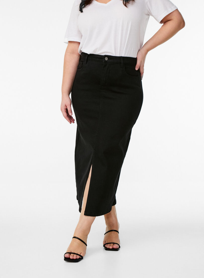 FLASH - Halflange denimrok met een voorsplit, Zwart, Model image number 2