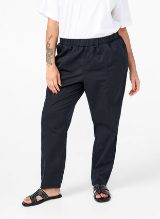 Pantalon en coton et lin avec poches, Black, Model image number 2