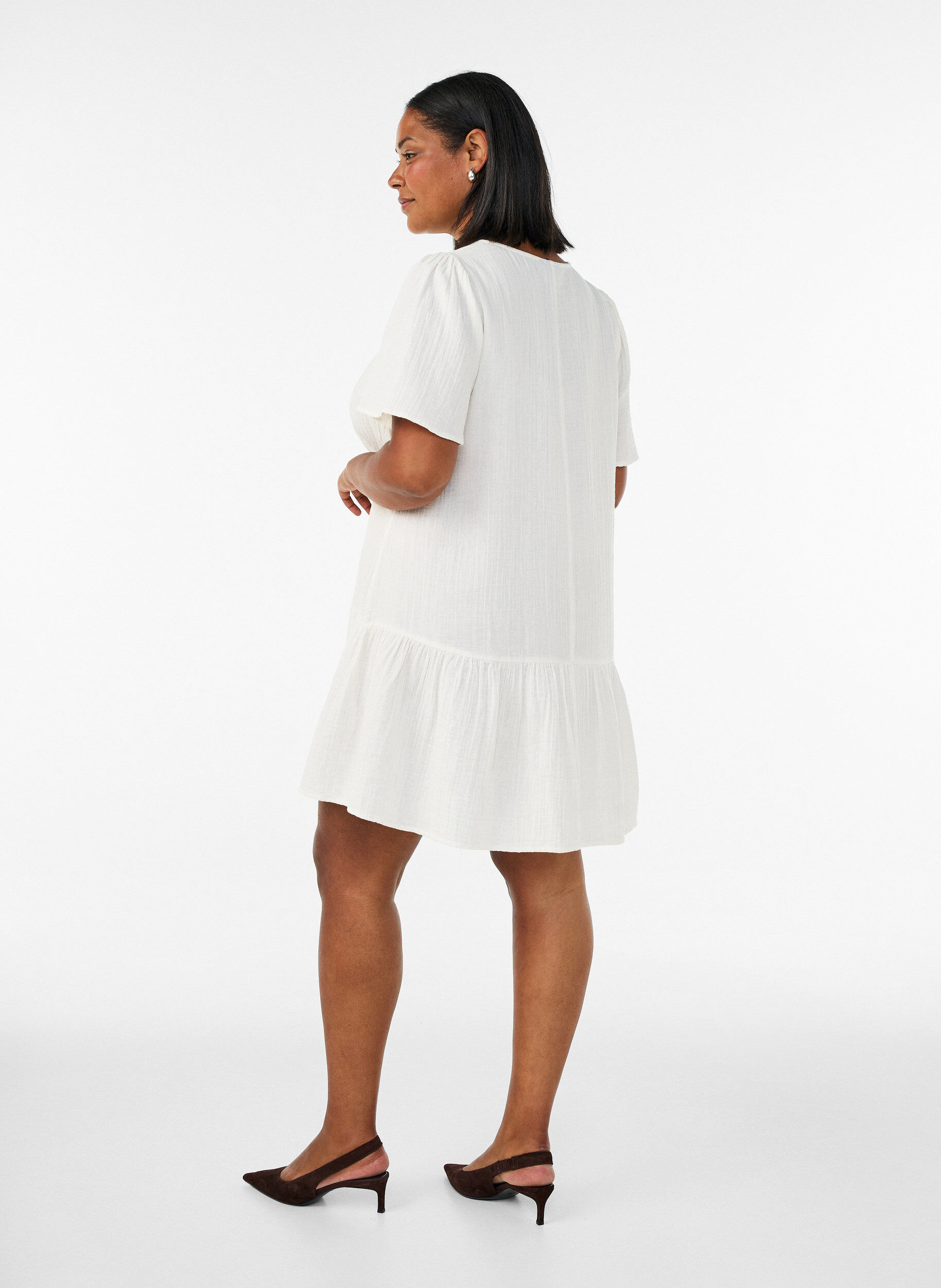 ZizziRobe &agrave; manches courtes en coton &agrave; une coupe &eacute;vas&eacute;e, Vanille, Model image number 2
