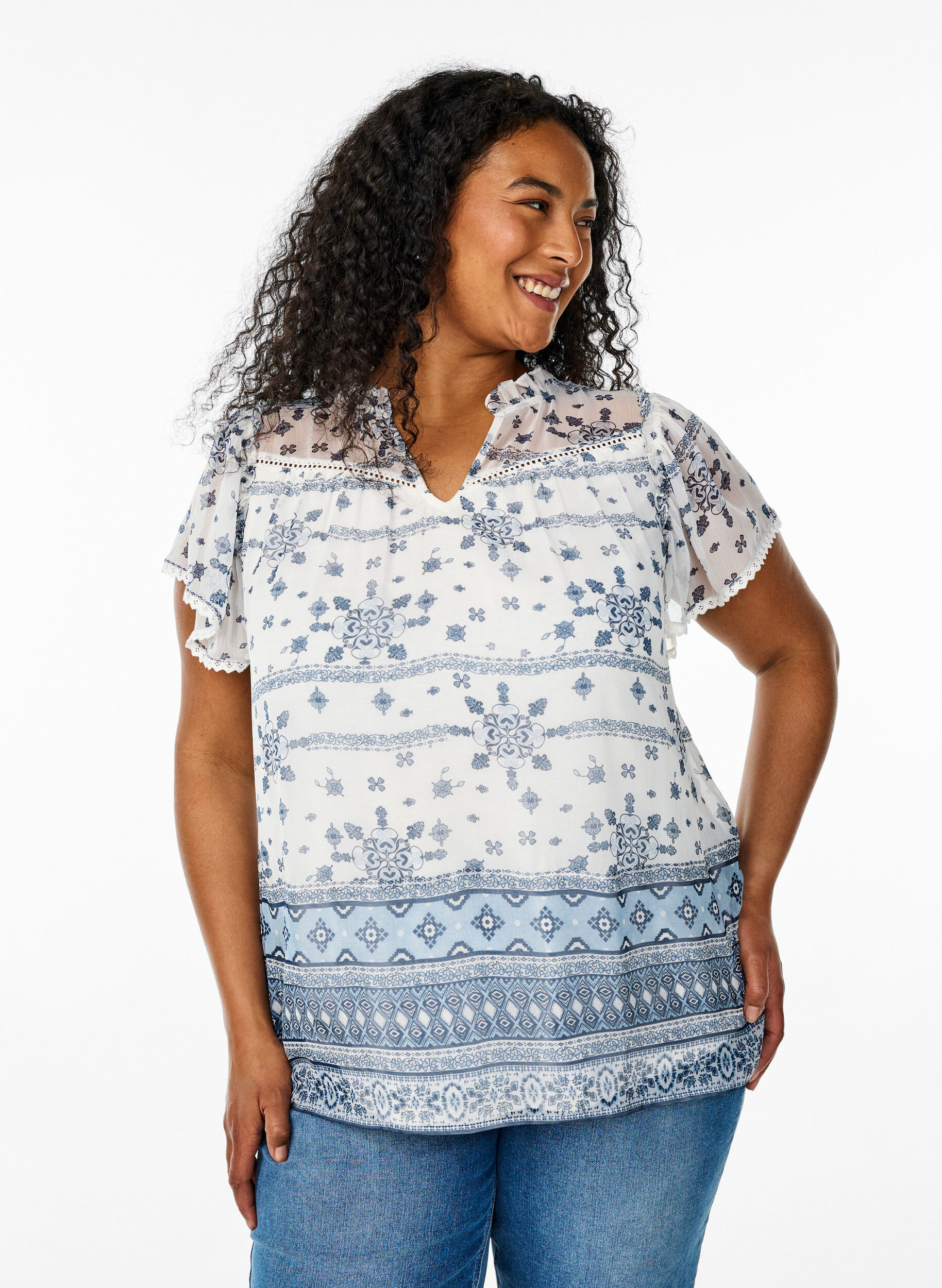 Chemisier &agrave; motifs avec d&eacute;tails &agrave; volants et manches courtes, Blanc, Model