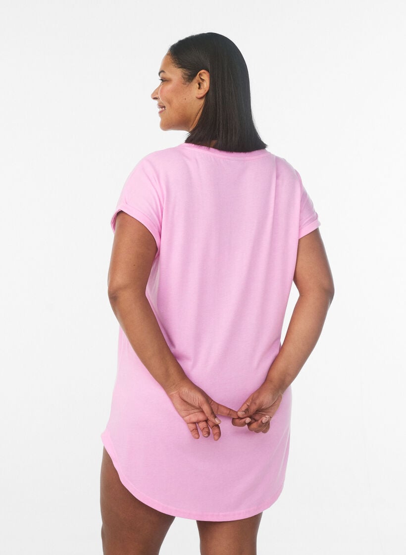 Chemise de nuit &agrave; manches courtes avec imprim&eacute; de texte, Rose, Model image number 2