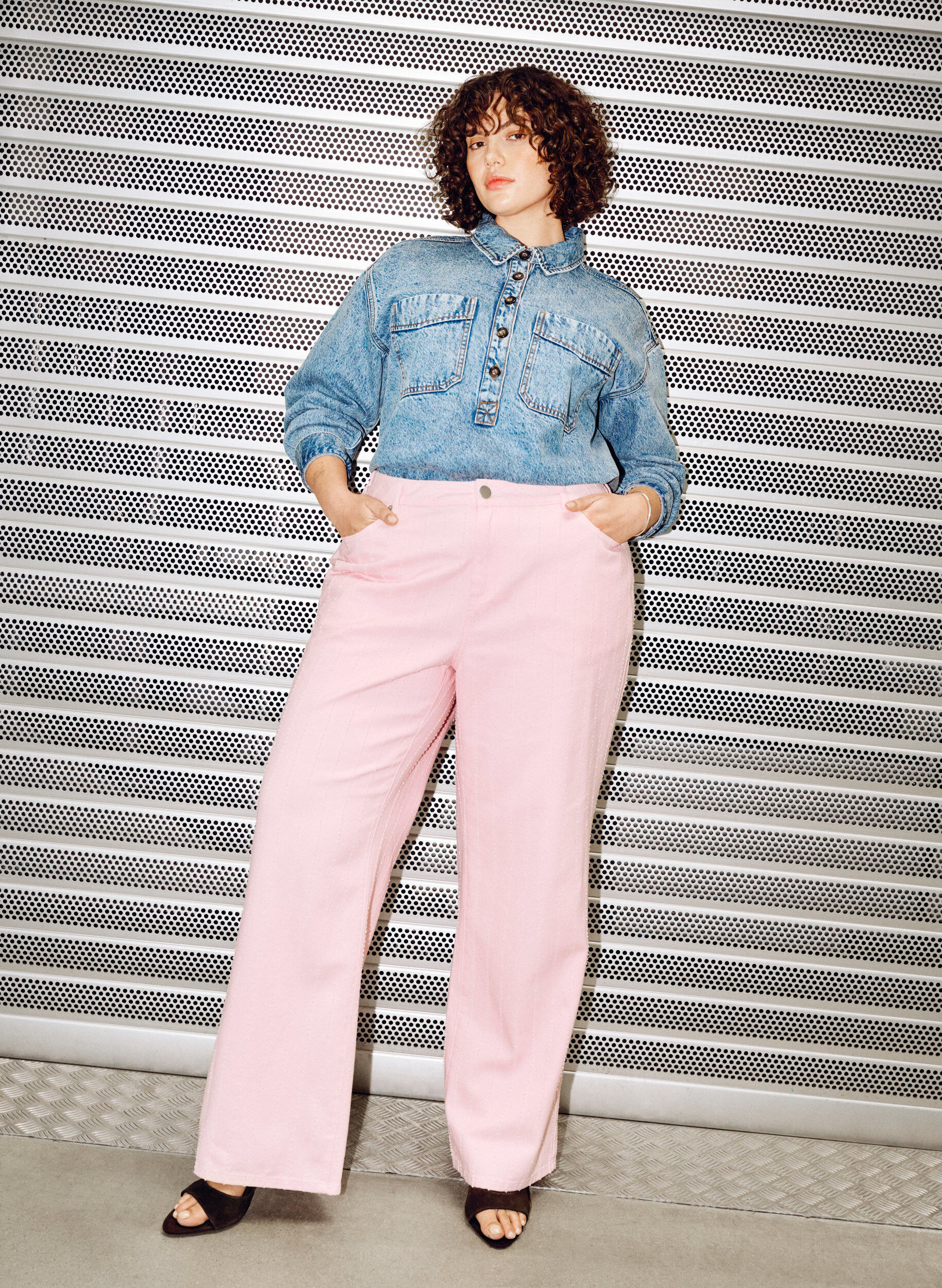 ZizziMyra jeans in gekleurd denim met wide fit en een gestructureerd patroon, Rood, Image image number 0