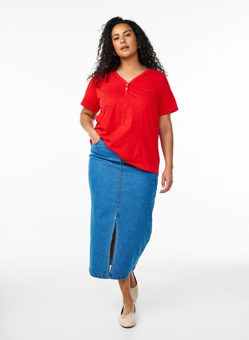 T-shirt met knoopdetail, Rood, Model image number 1