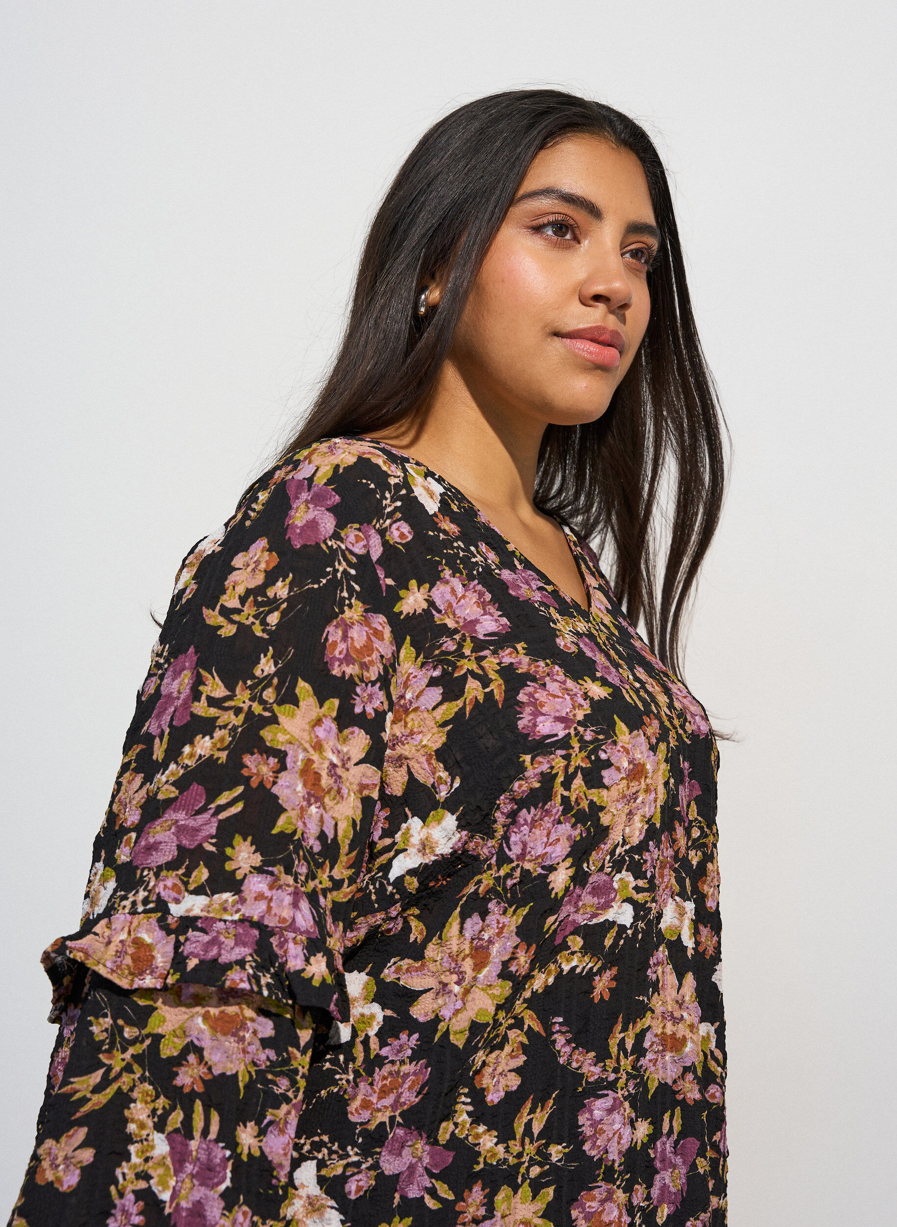 ZizziBlouse avec imprim&eacute; floral et volants, Noir, Model image number 3
