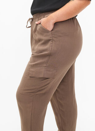 Pantalon ample en viscose avec grandes poches, Chocolate Chip, Model image number 3