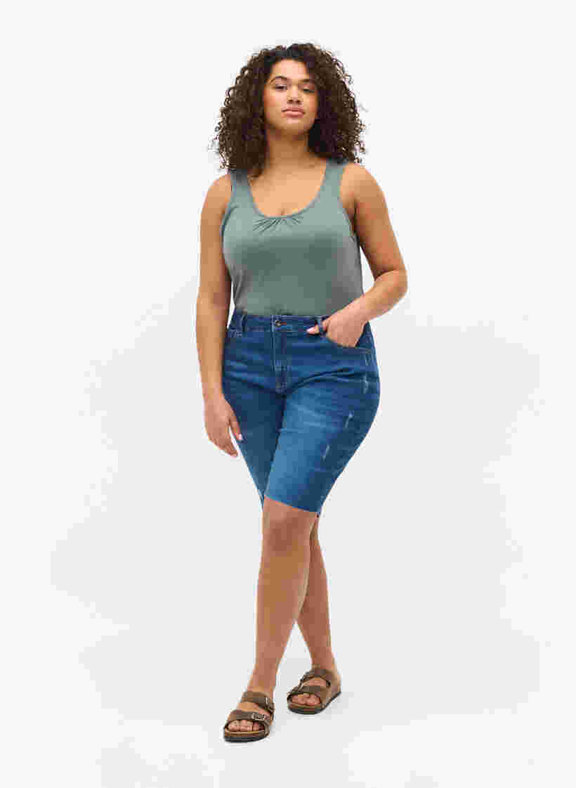 Short en jean avec poches et ourlet brut, Blue denim, Model image number 2