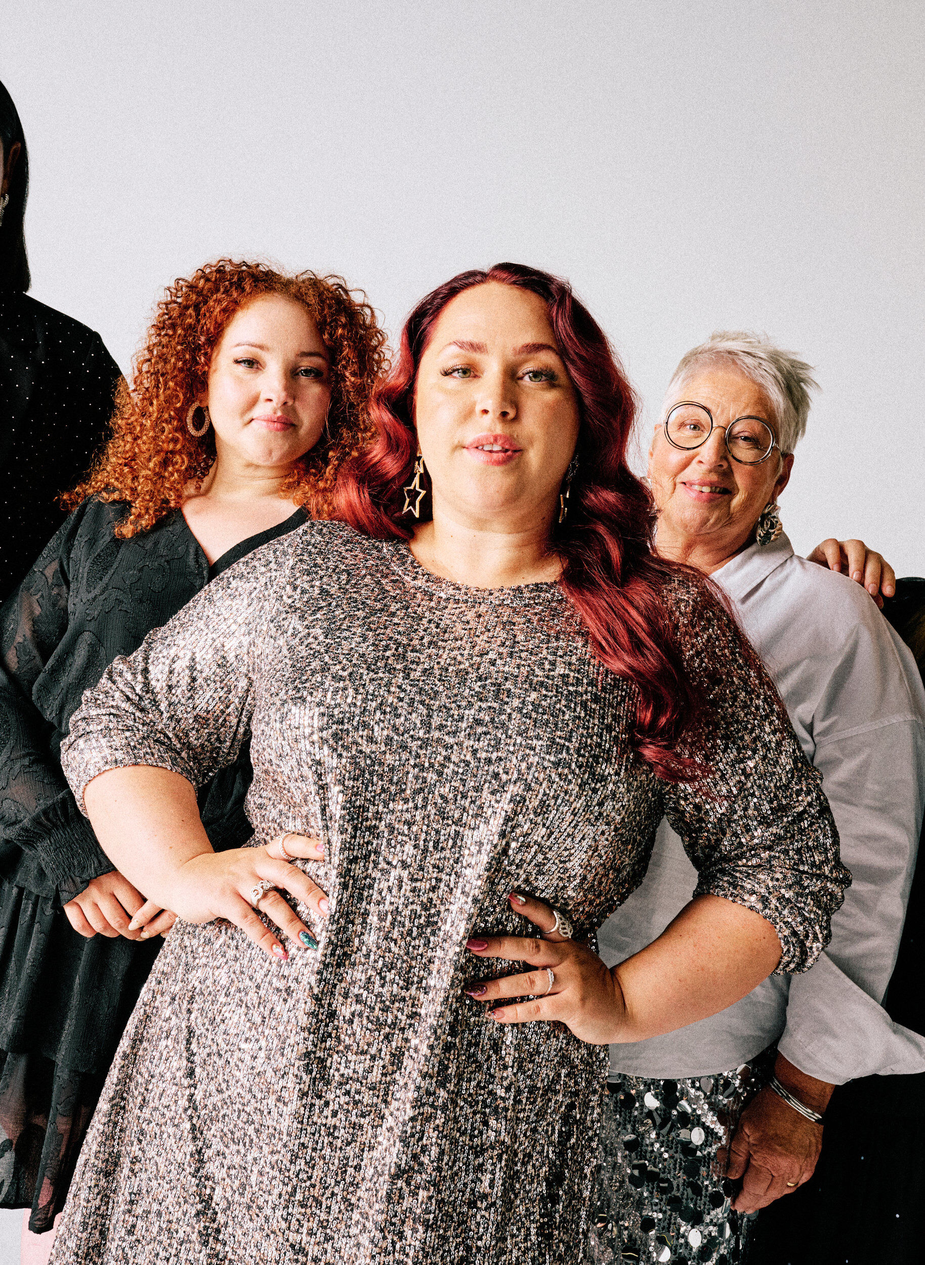 Zizzi Robe courte &agrave; sequins &agrave; manches longues, Marron, Image image number 0