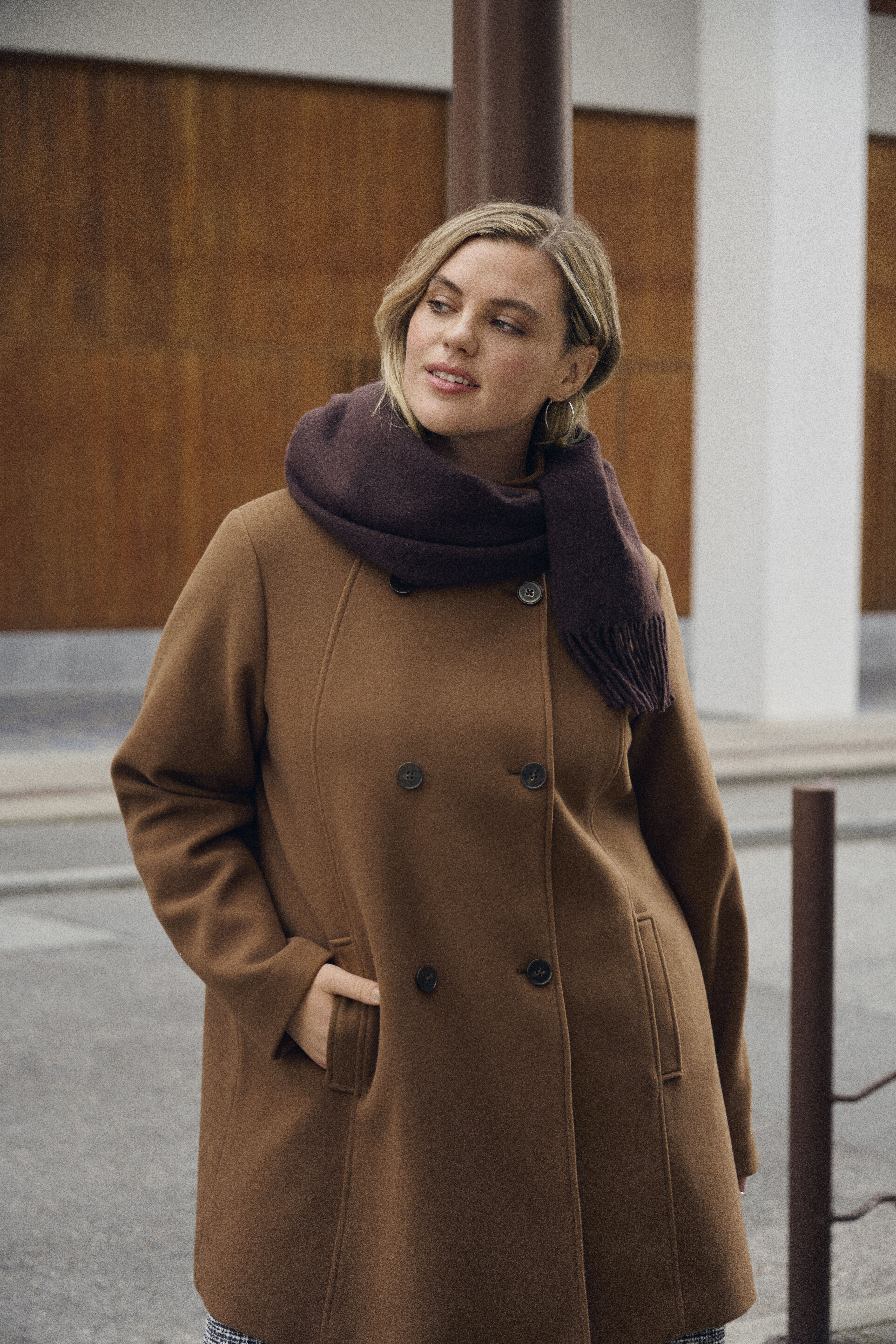 Zizzi Look avec un manteau, , Model