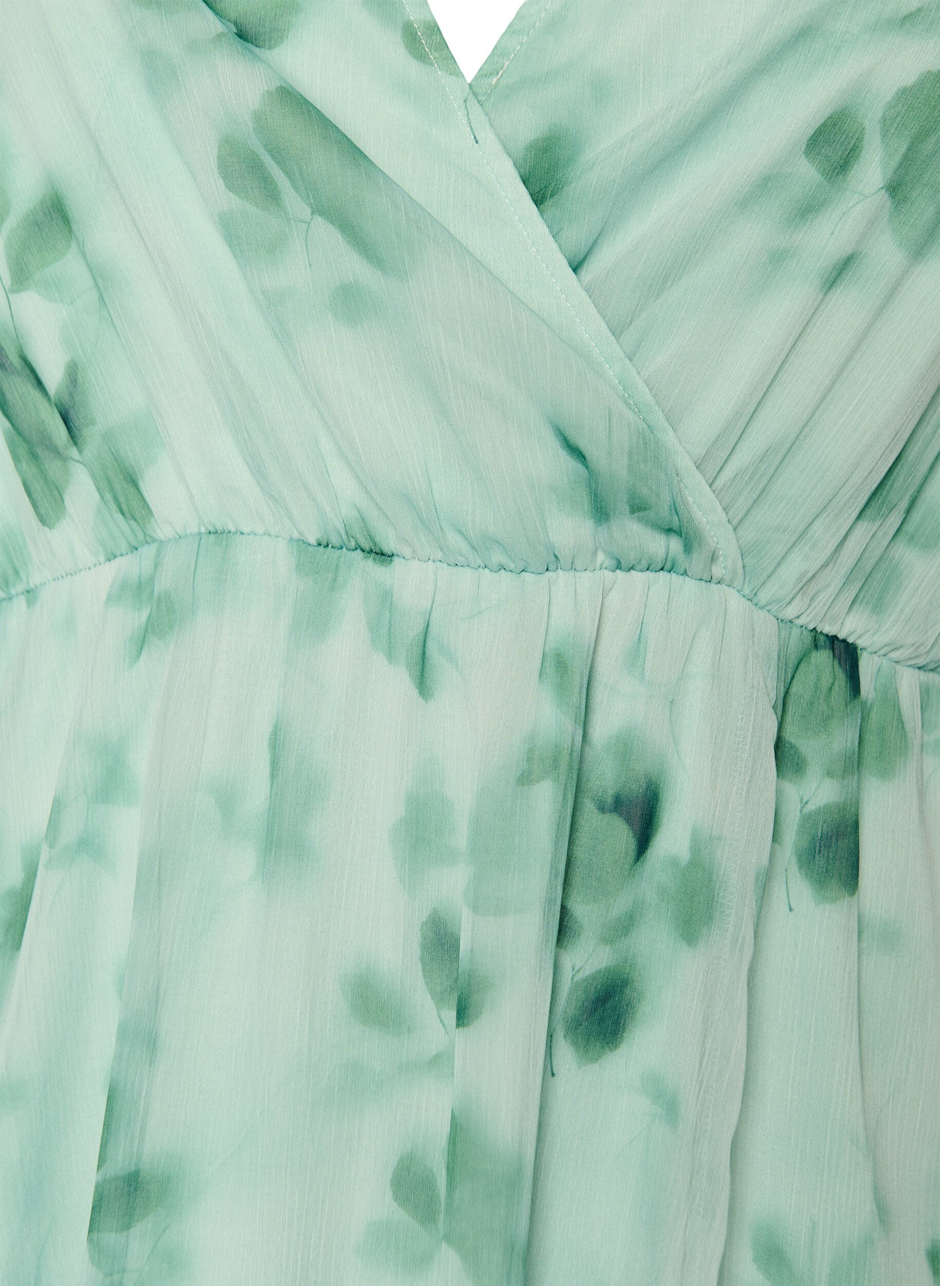 Zizzi Robe longue en chiffon imprim&eacute; floral et manches courtes, Vert, Packshot image number 2