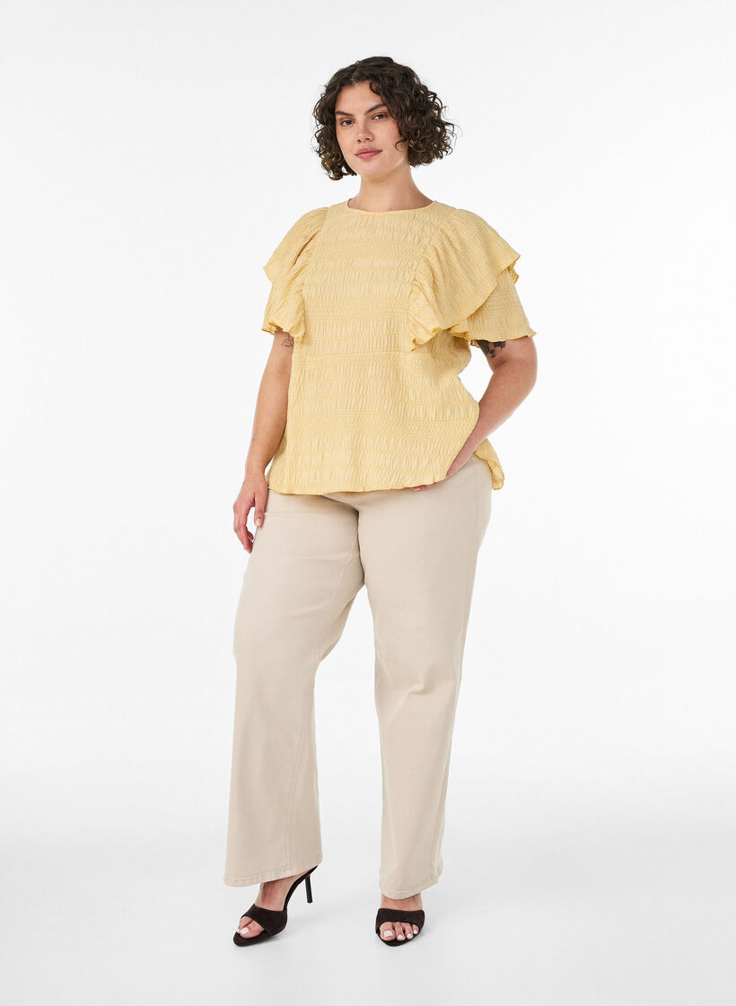 Blouse avec texture smock&eacute;e et manches &agrave; volants, Jaune clair, Model image number 1