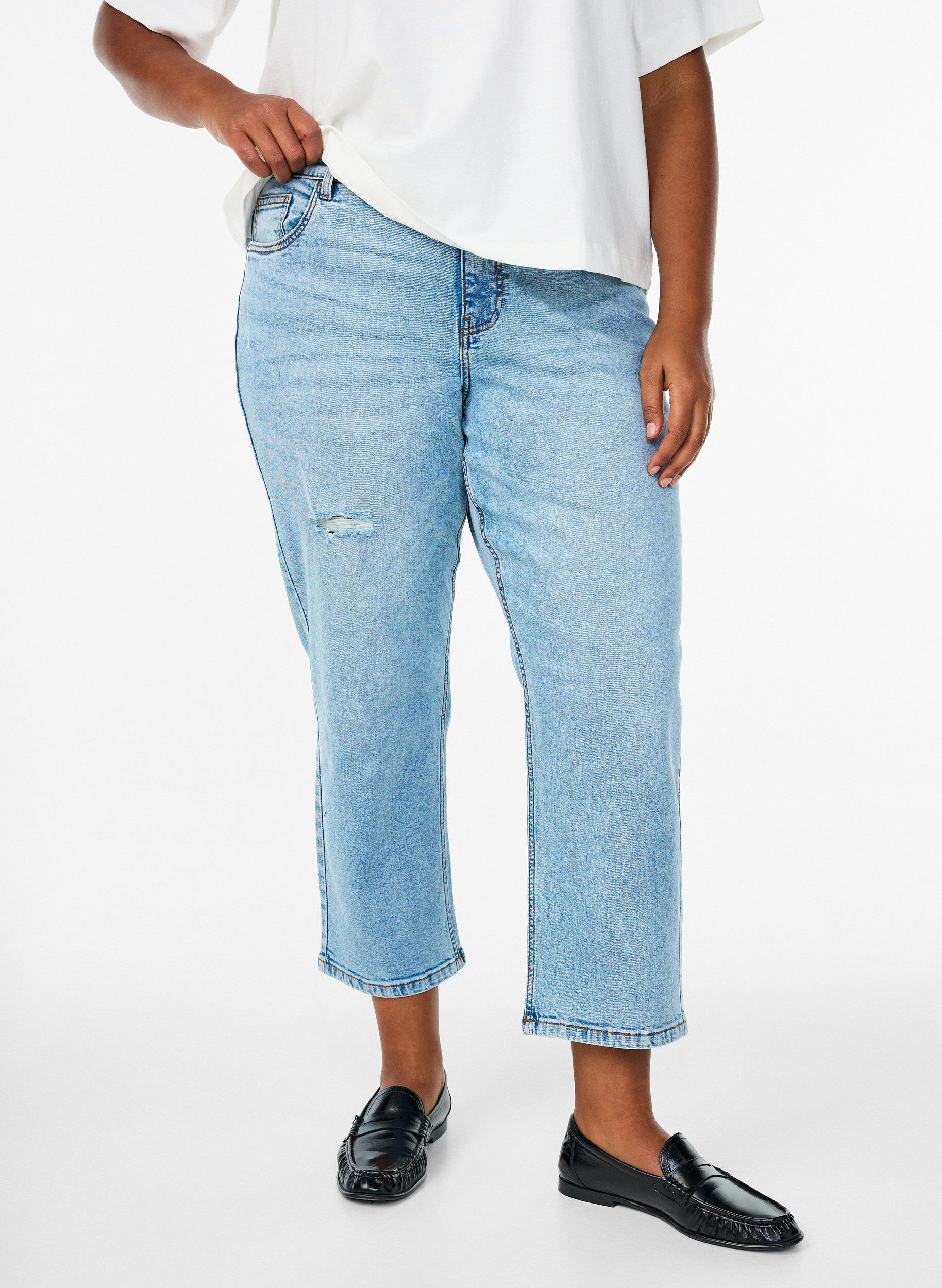 ZizziGecropte Vera jeans met distressed details, Blauw, Model image number 2