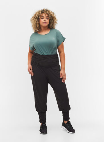 Pantalon ample en viscose avec bord élastiqué, Black, Model image number 0