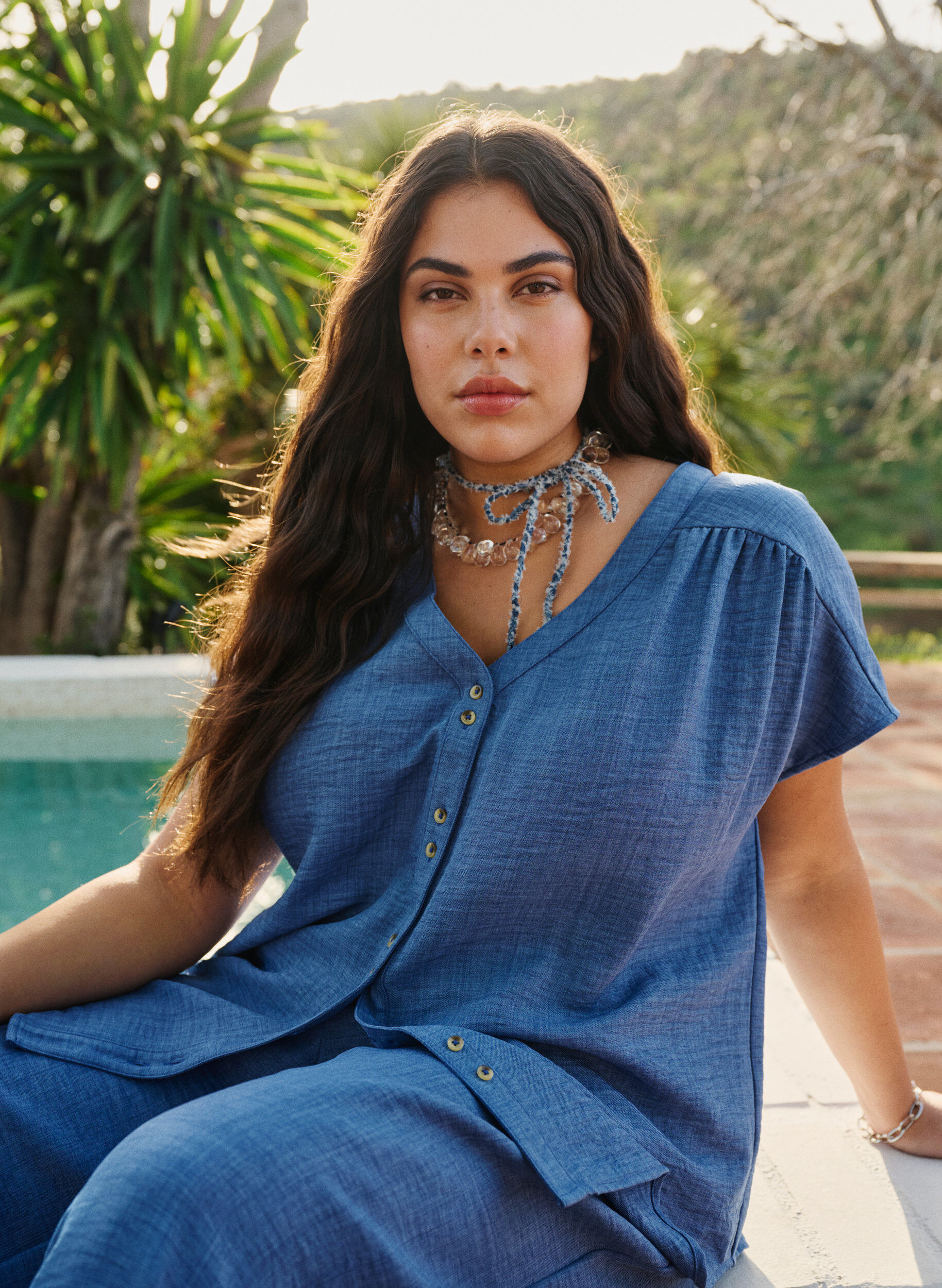 Zizzi Chemisier &agrave; col en V et manches courtes, Bleu, Image image number 0