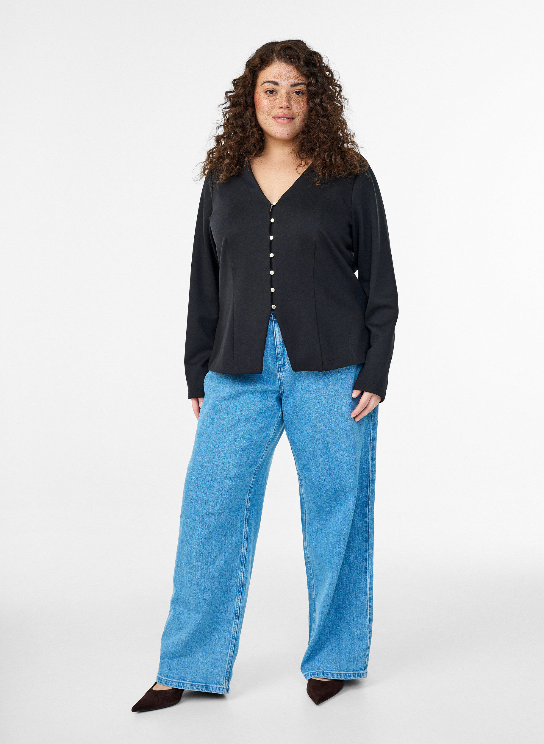 ZizziVest met V-hals en goudkleurige knopen, Zwart, Model image number 1