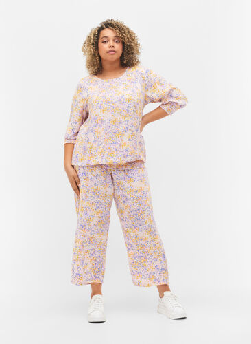 Pantalon court en viscose avec imprimé floral, Rose Ditsy AOP, Model image number 0