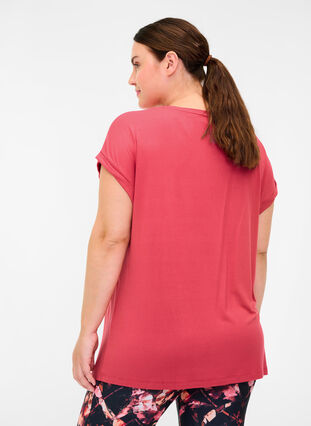T-shirt d'entraînement en mélange de viscose avec imprimé, Garnet Rose, Model image number 1