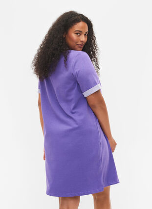 Robe-pull à manches courtes et fentes, Ultra Violet, Model image number 1