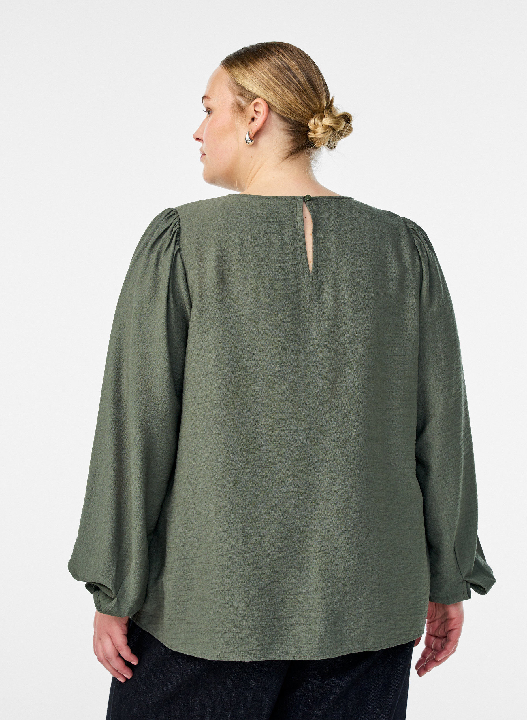 Zizzi Blouse en viscose &agrave; manches longues, Vert, Model image number 2