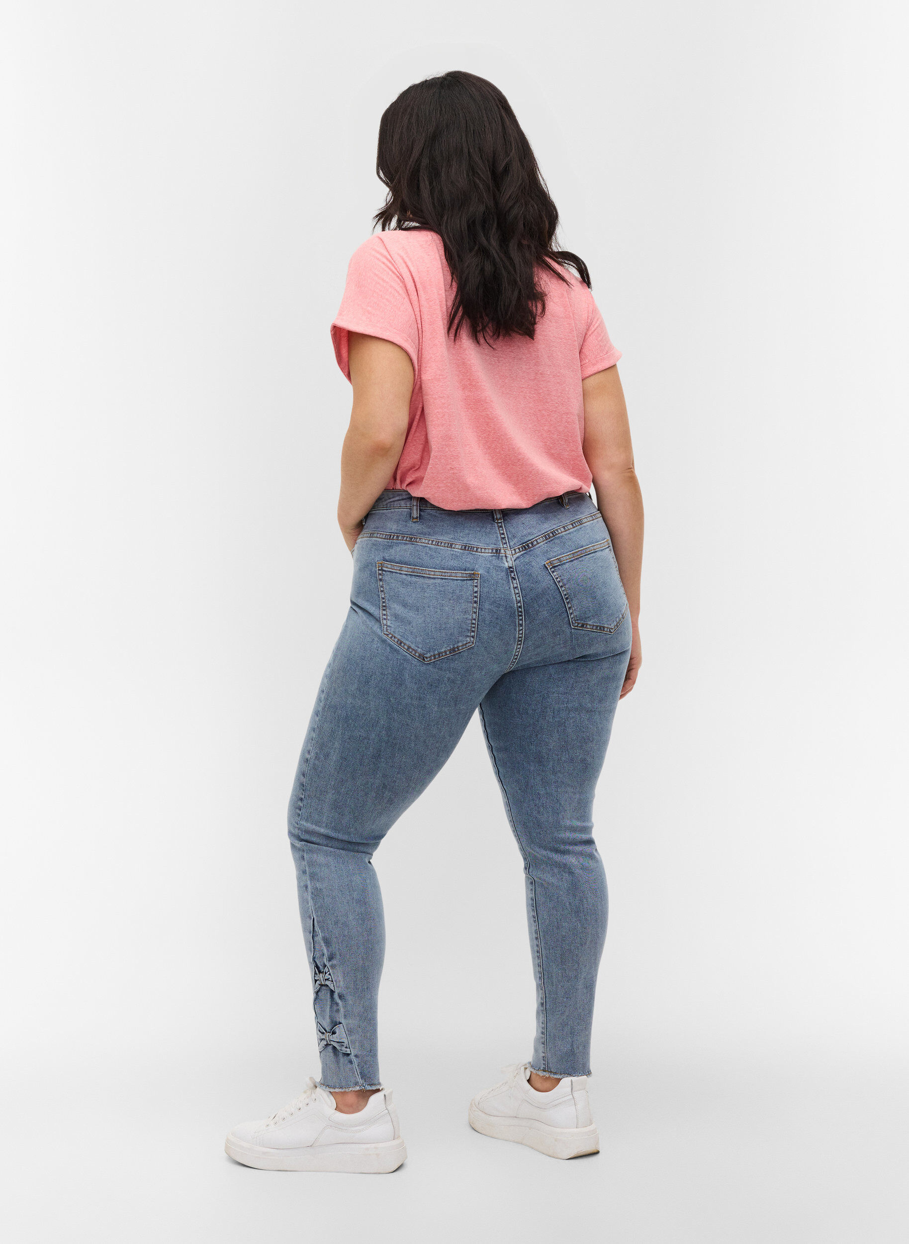 ZizziCropped Amy jeans met strikjes, Light blue, Model image number 1