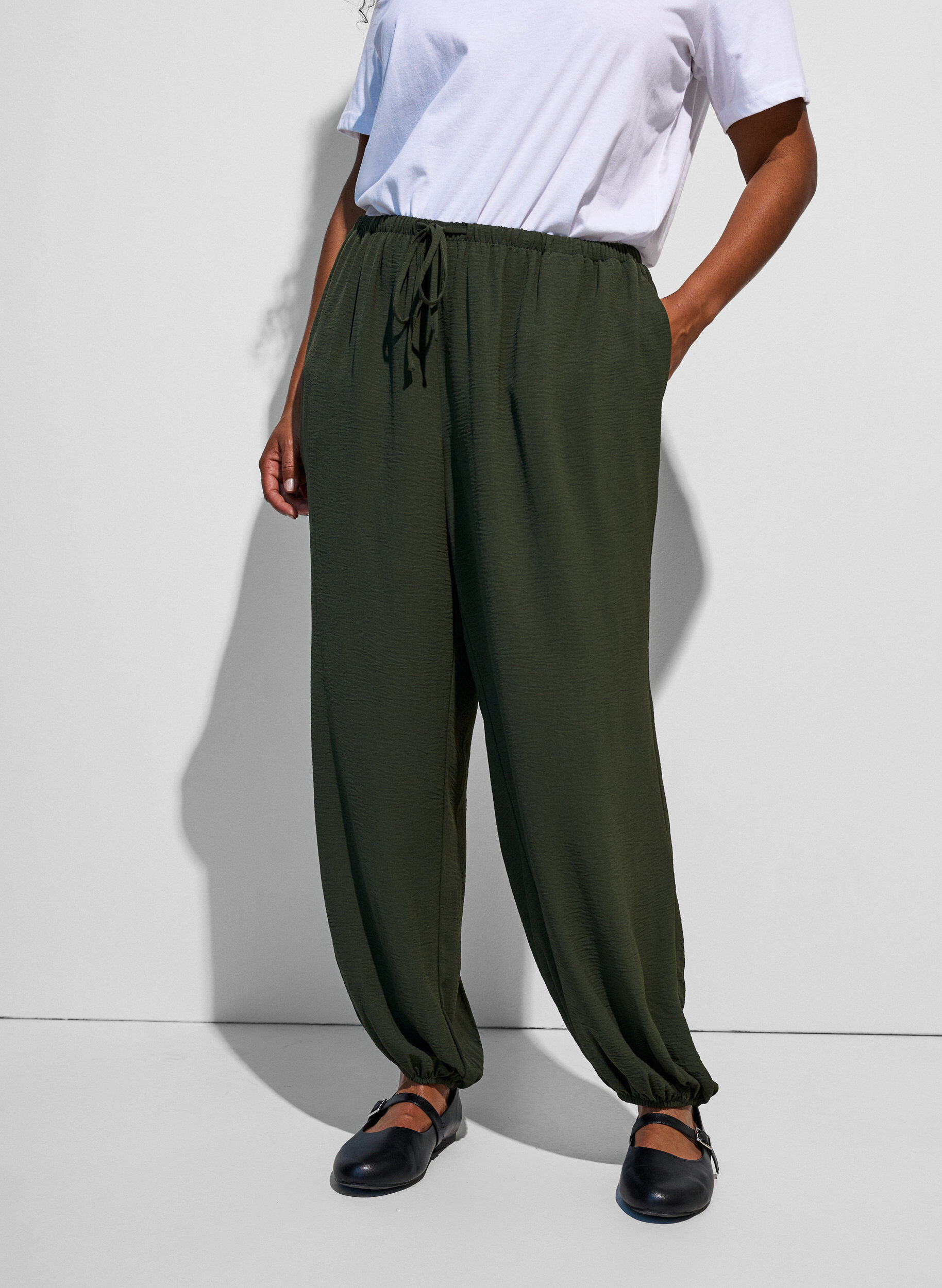 ZizziBallonbroek met hoge taille, Groen, Model image number 2