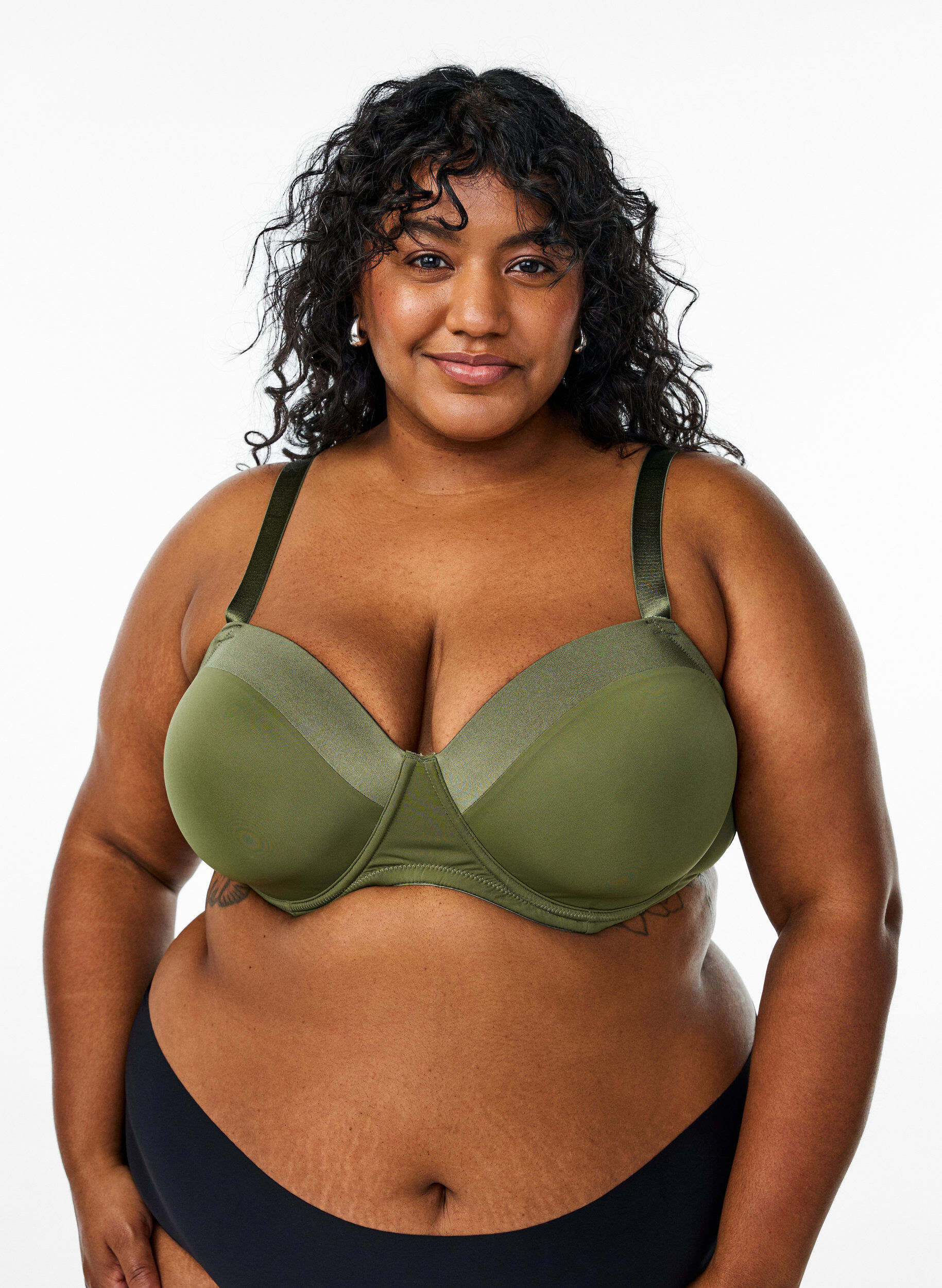 Soutien-gorge moul&eacute; en microfibre avec des d&eacute;tails en satin, Vert, Model
