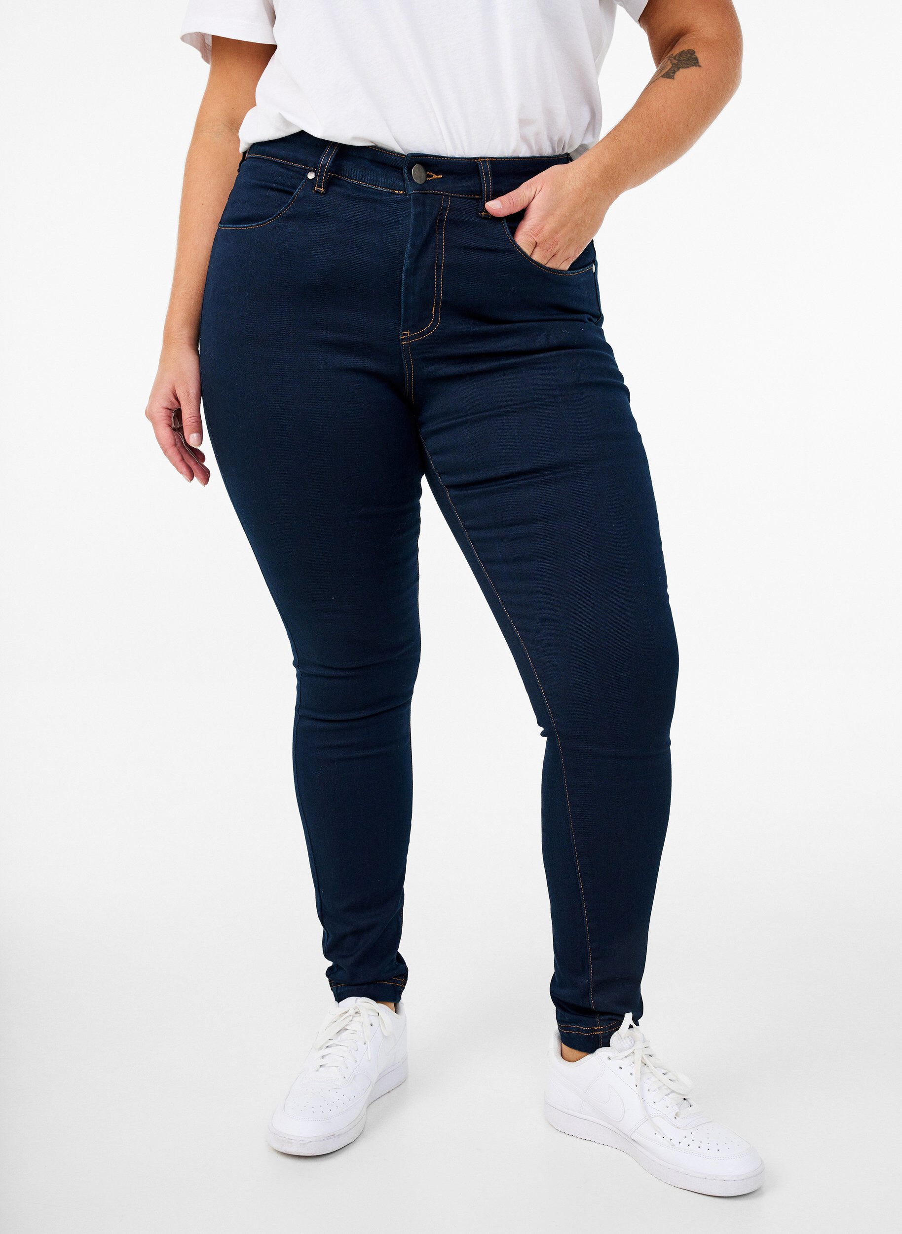 ZizziSuper slim Amy jeans met hoge taille, Unwashed, Model image number 2
