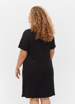 Chemise de nuit à manches courtes et dentelle, Black, Model image number 1