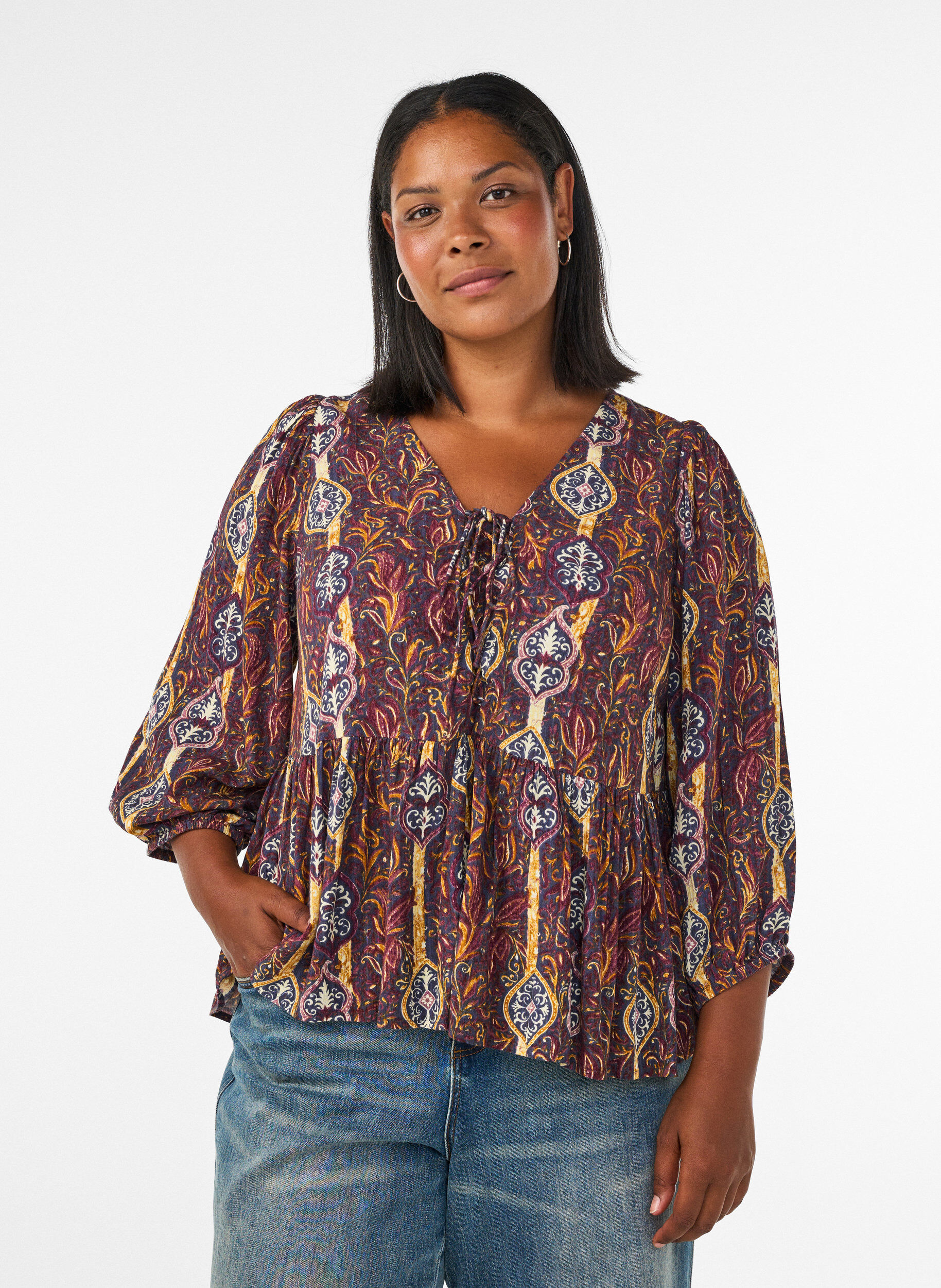 Blouse &agrave; imprim&eacute; cachemire et d&eacute;tails en dentelle, Violet, Model