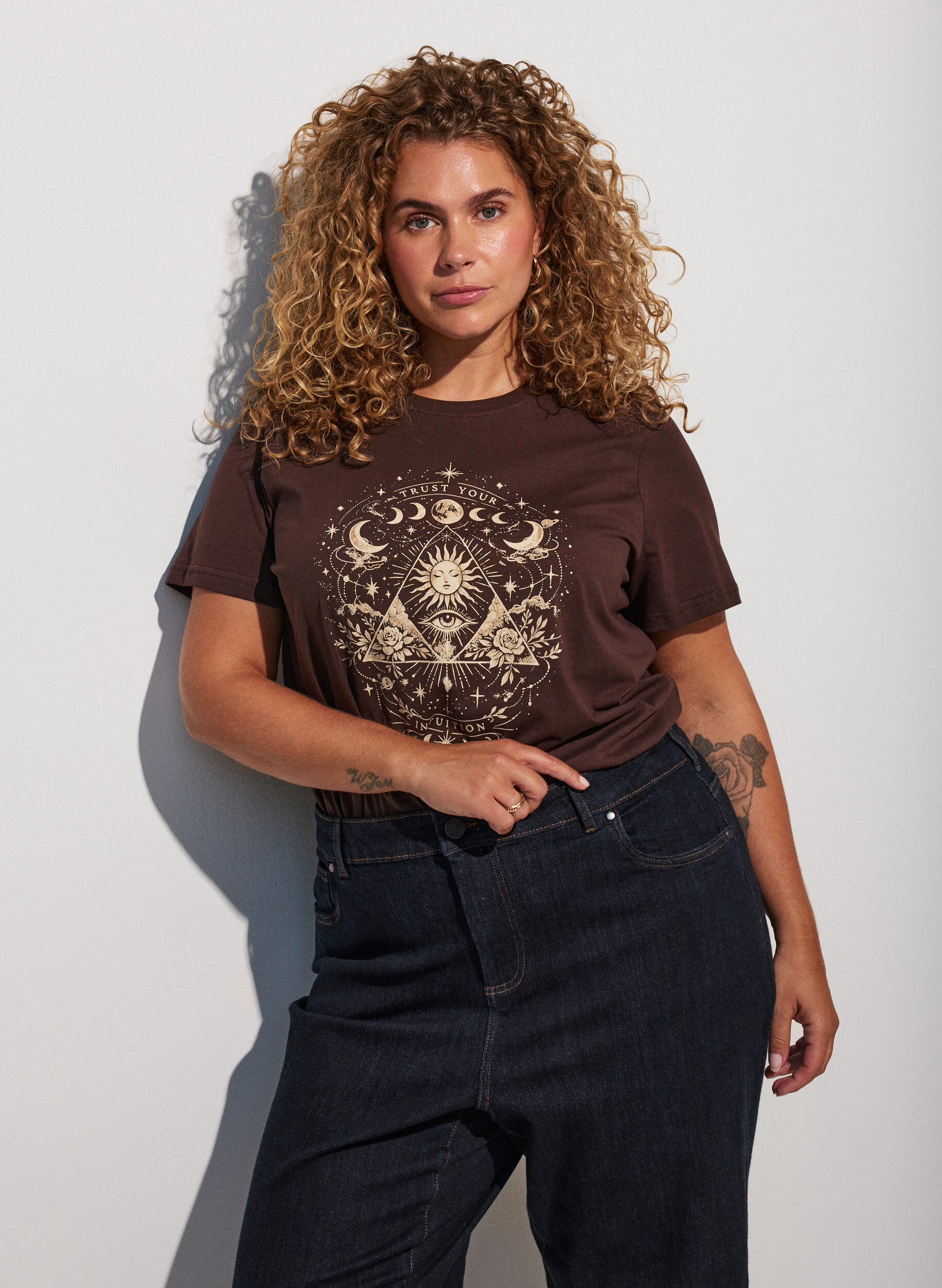 ZizziKatoenen T-shirt met print aan de voorkant, Bruin, Model image number 0