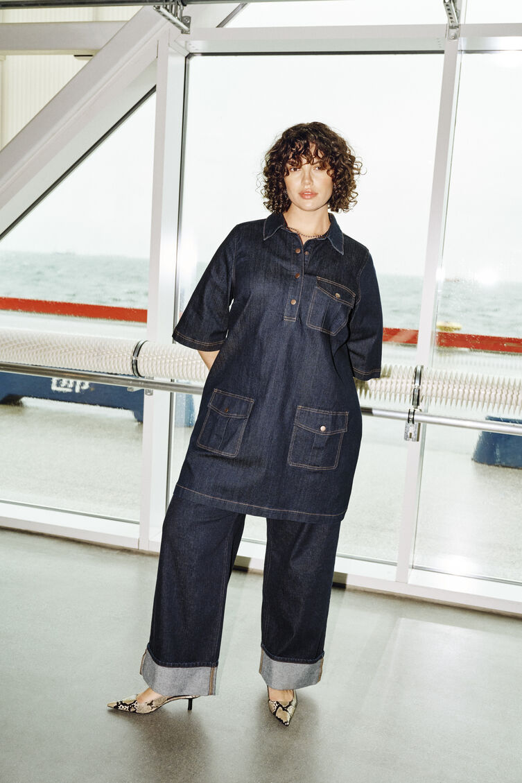 Denimlook met details, , Model