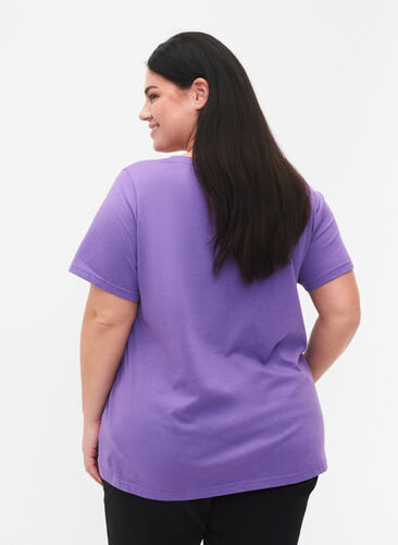 T-shirt en coton avec impression de texte et col en V, Deep Lavender ORI, Model image number 1