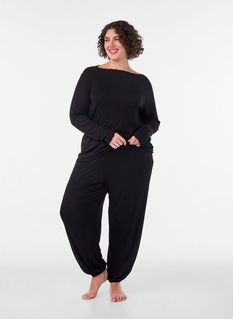 Pantalon de pyjama ample en viscose avec une taille &eacute;lastique, Noir, Model image number 0