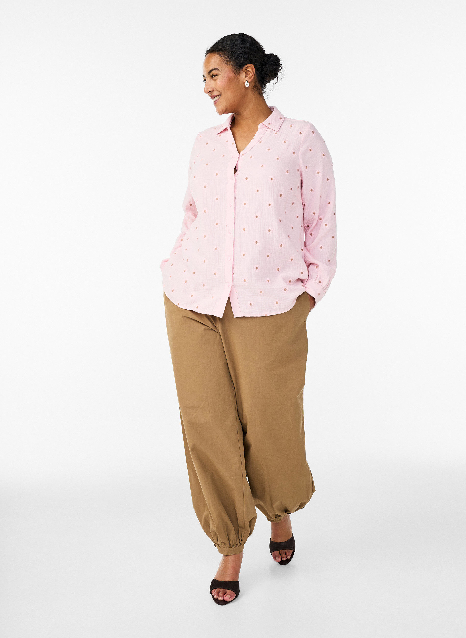 ZizziBlouse van katoen mousseline met lange mouwen en geborduurde motieven, Roze, Model image number 1