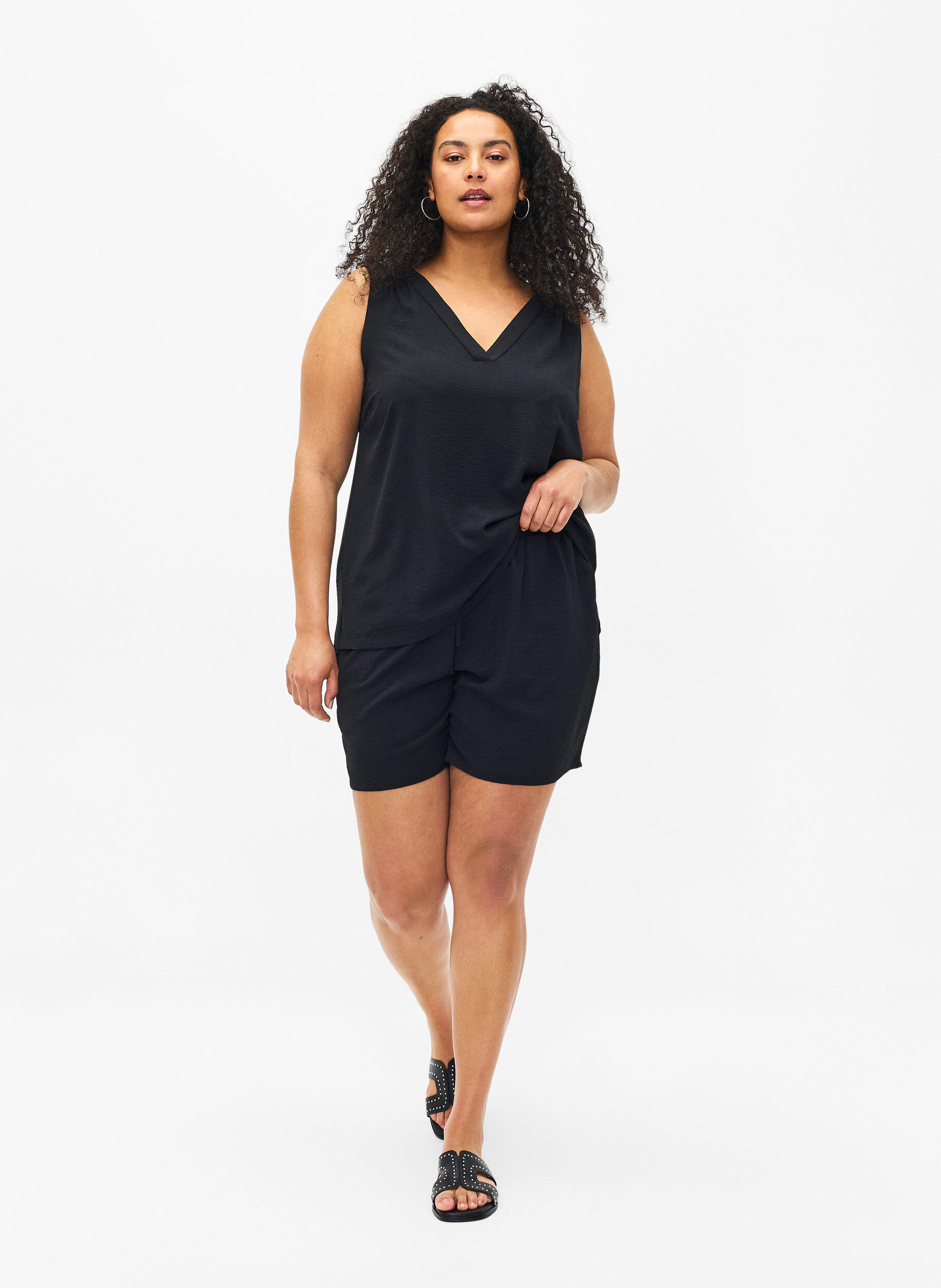 ZizziShort avec poches et ceinture &eacute;lastique, Noir, Model image number 1