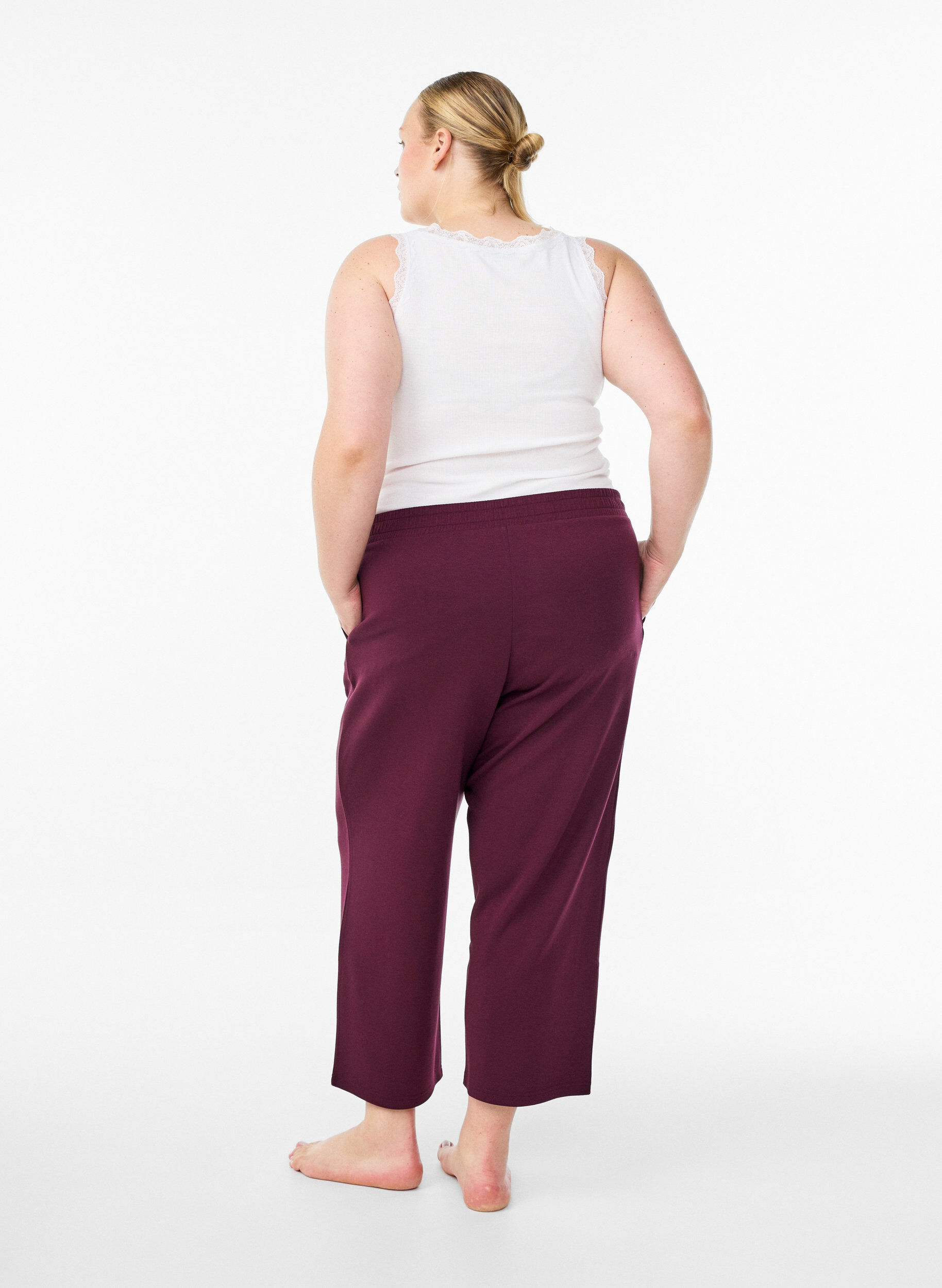 Zizzi7/8 modal mix broek met zakken, Donker Bordeaux, Model image number 1