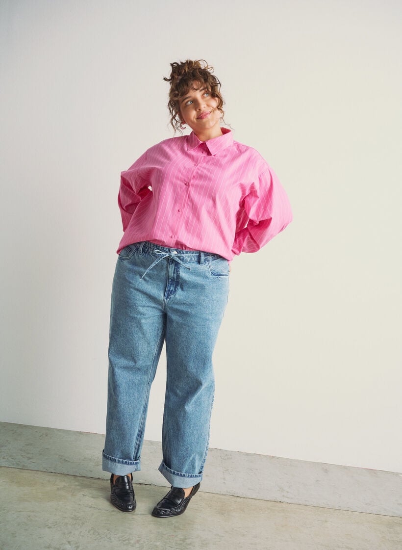 Overhemdbluse met krijtstreep en strikdetail achteraan, Roze, Image