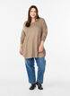 Blouse en maille avec boutons sur le c&ocirc;t&eacute;, Beige, Model image number 1