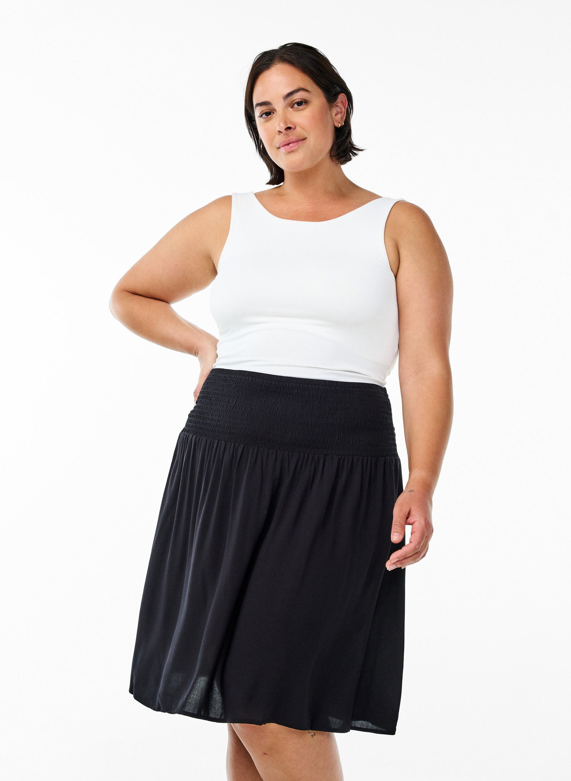 Korte rok met gesmokte taille, Zwart, Model