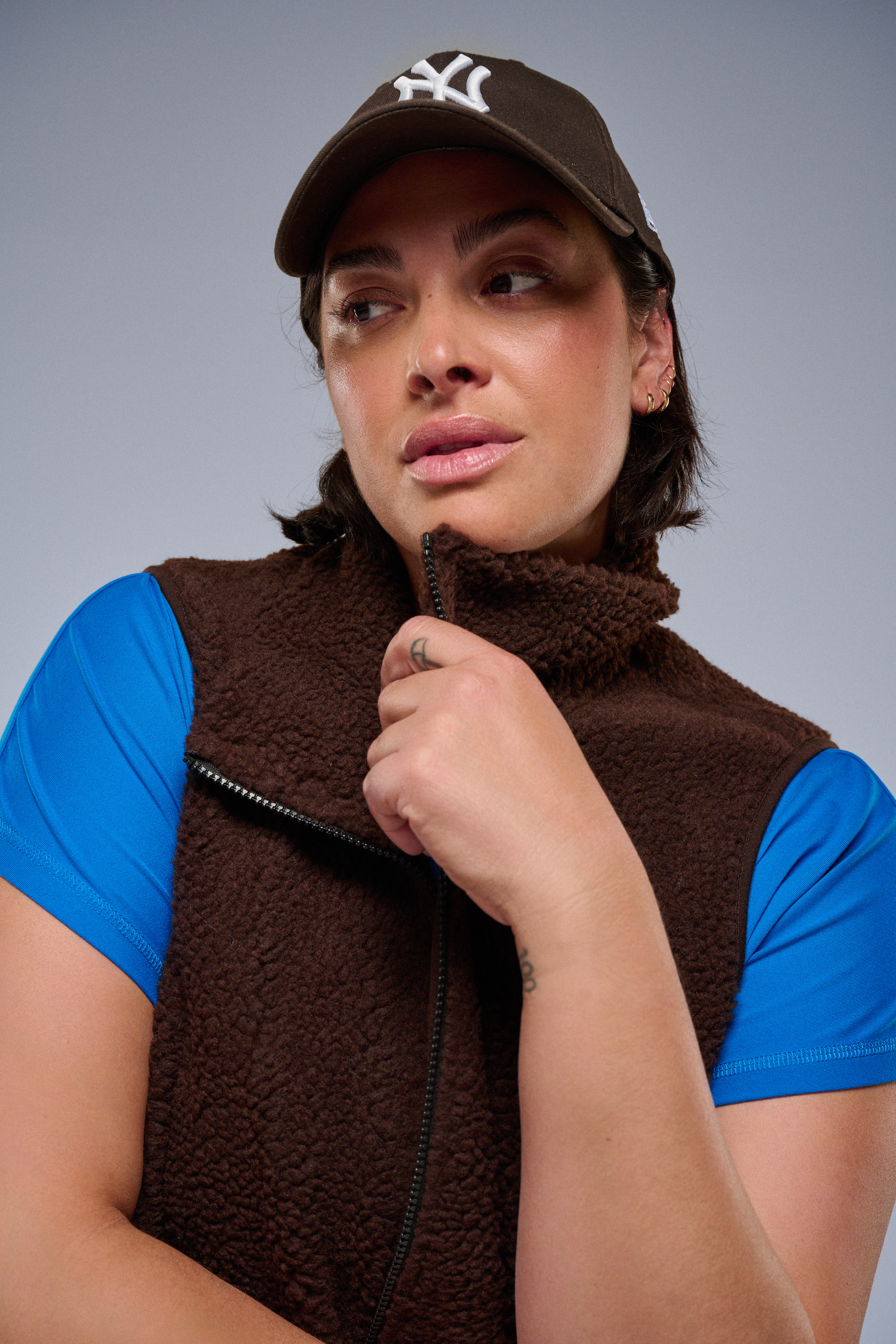 ZizziBruin vest met rits, , Model