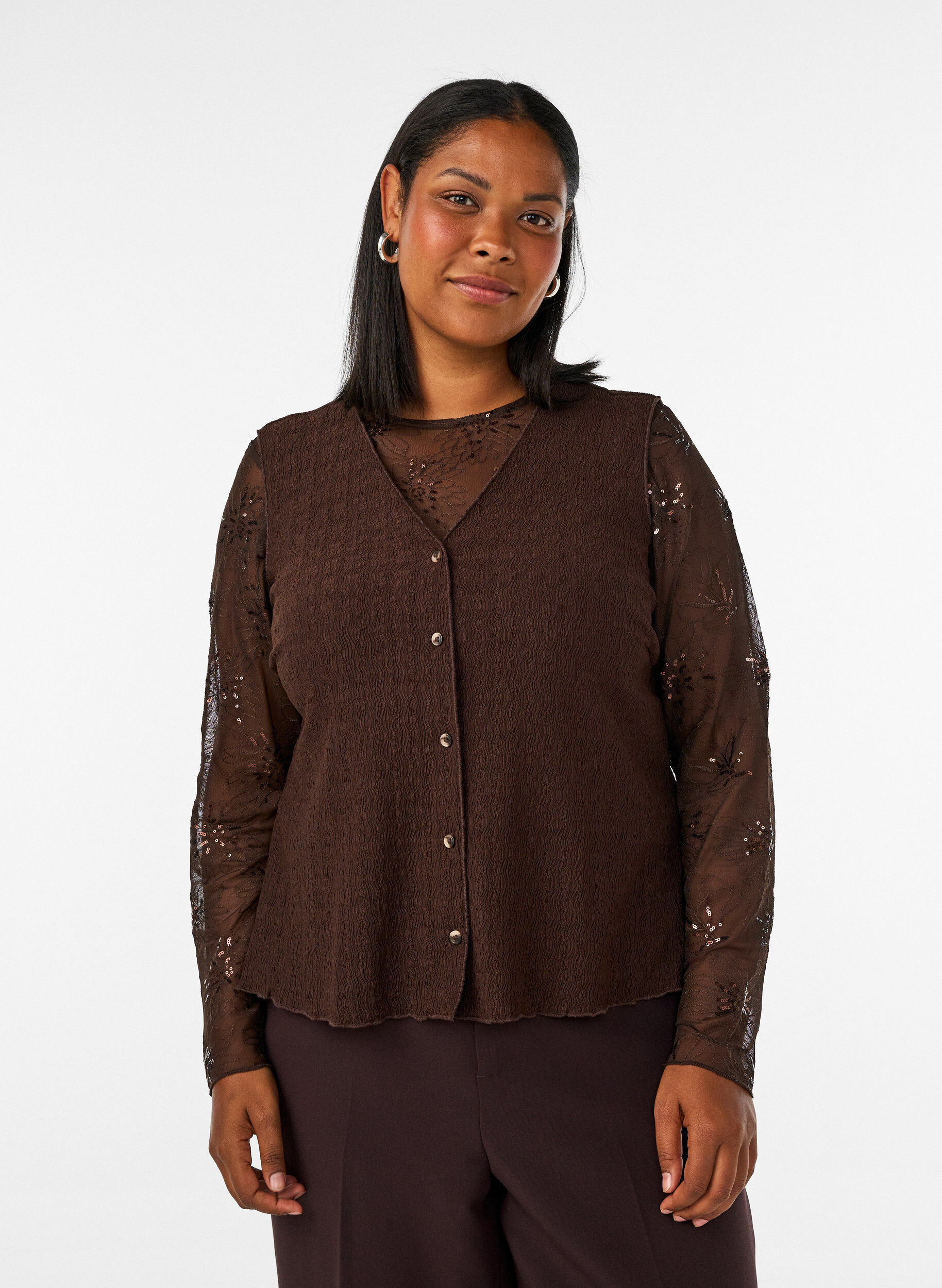 Top sans manches &agrave; texture ondul&eacute;e et fermeture boutonn&eacute;e, Marron, Model