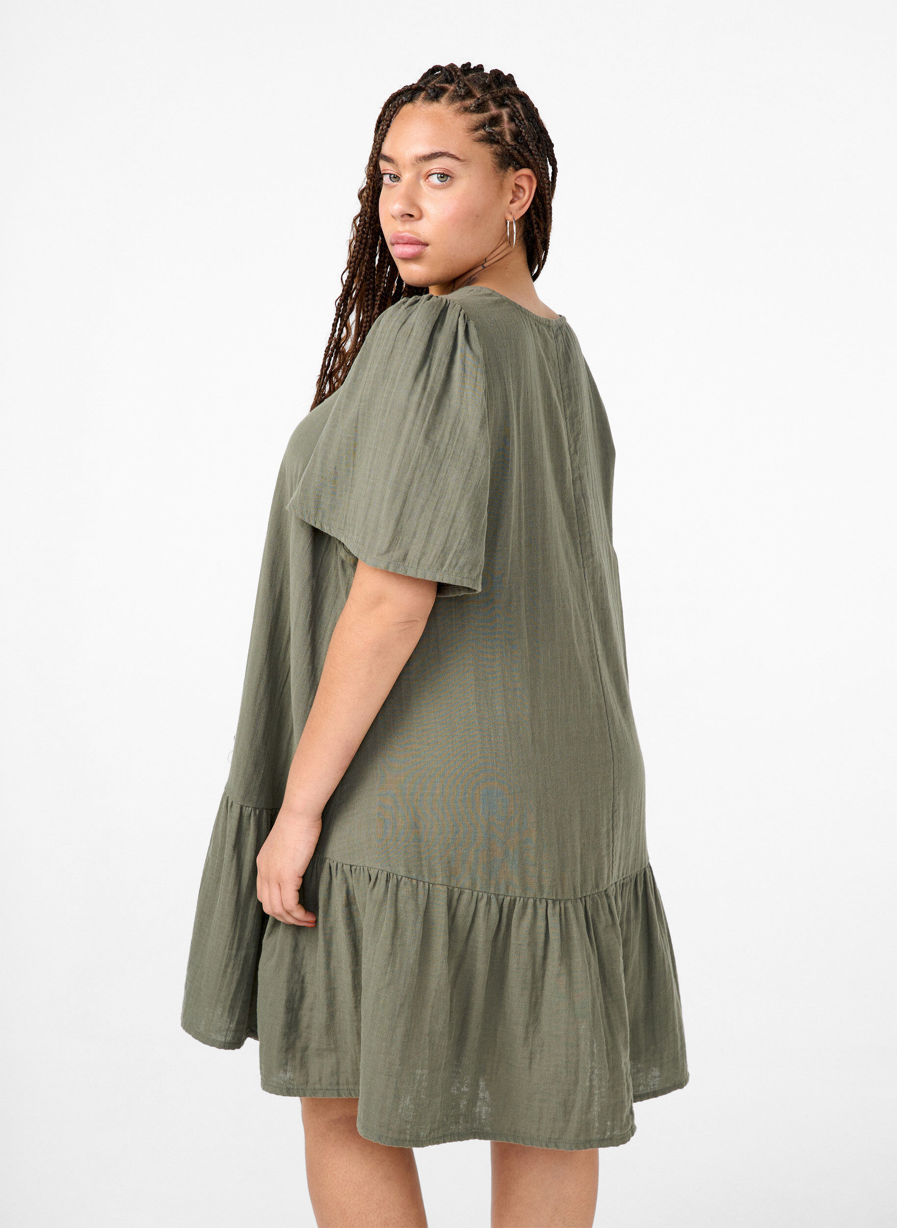 ZizziRobe &agrave; manches courtes en coton &agrave; une coupe &eacute;vas&eacute;e., Vert, Model image number 2