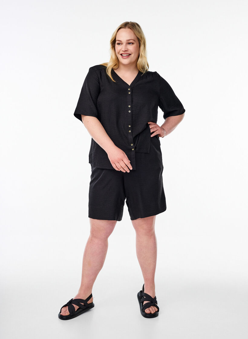 Short avec poches et taille haute, Noir, Model image number 1