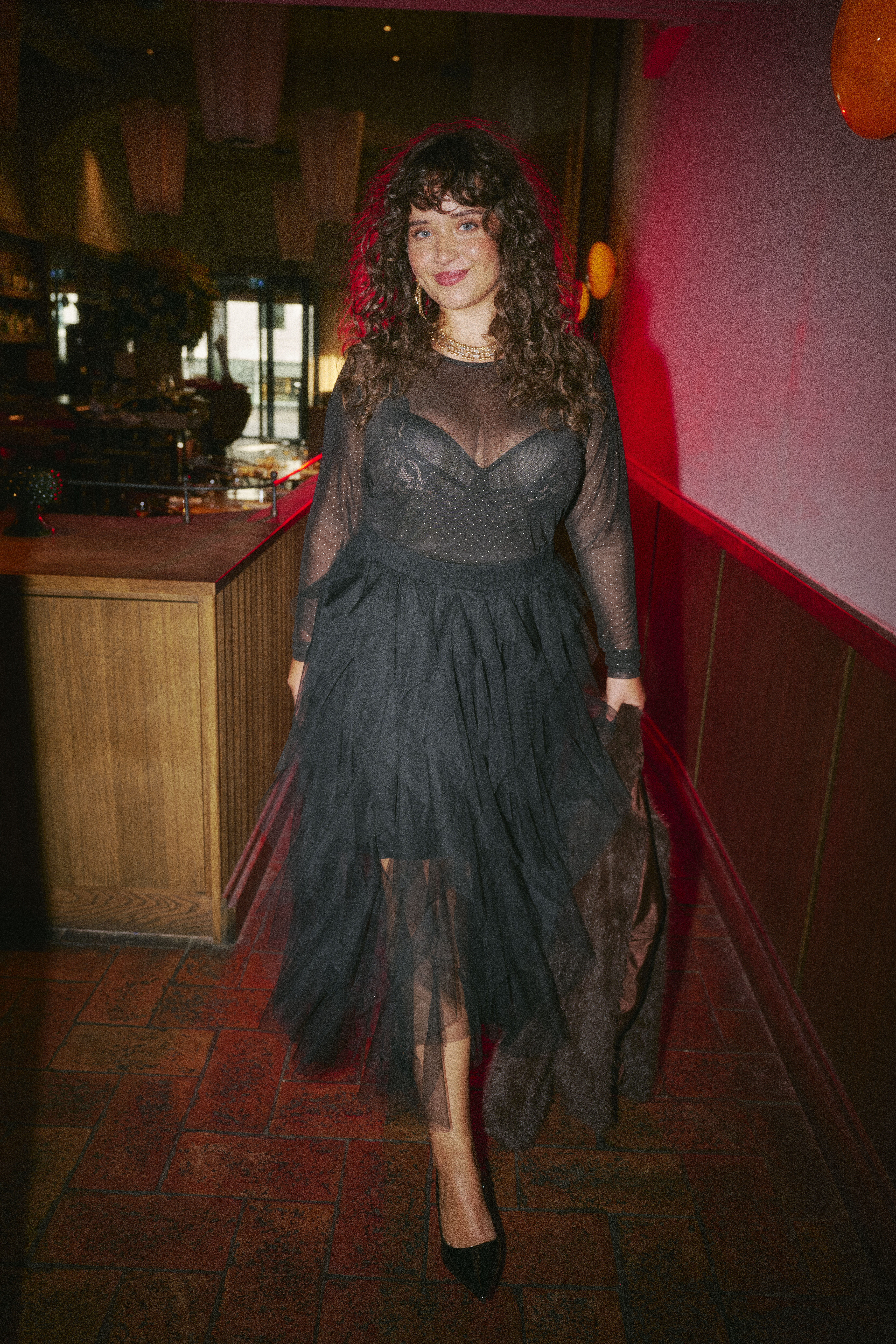 ZizziDonkere glamour met gewicht, , Model