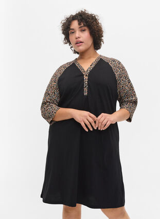 robe de nuit en coton avec détail imprimé, Black Ditzy Flower, Model image number 0