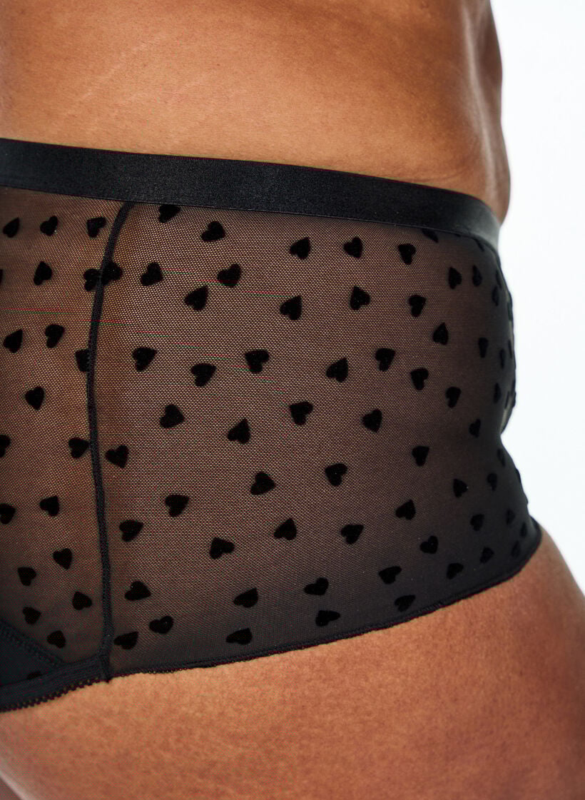 Hipster menstruatieslip in mesh met hartdetails, Zwart, Model image number 2