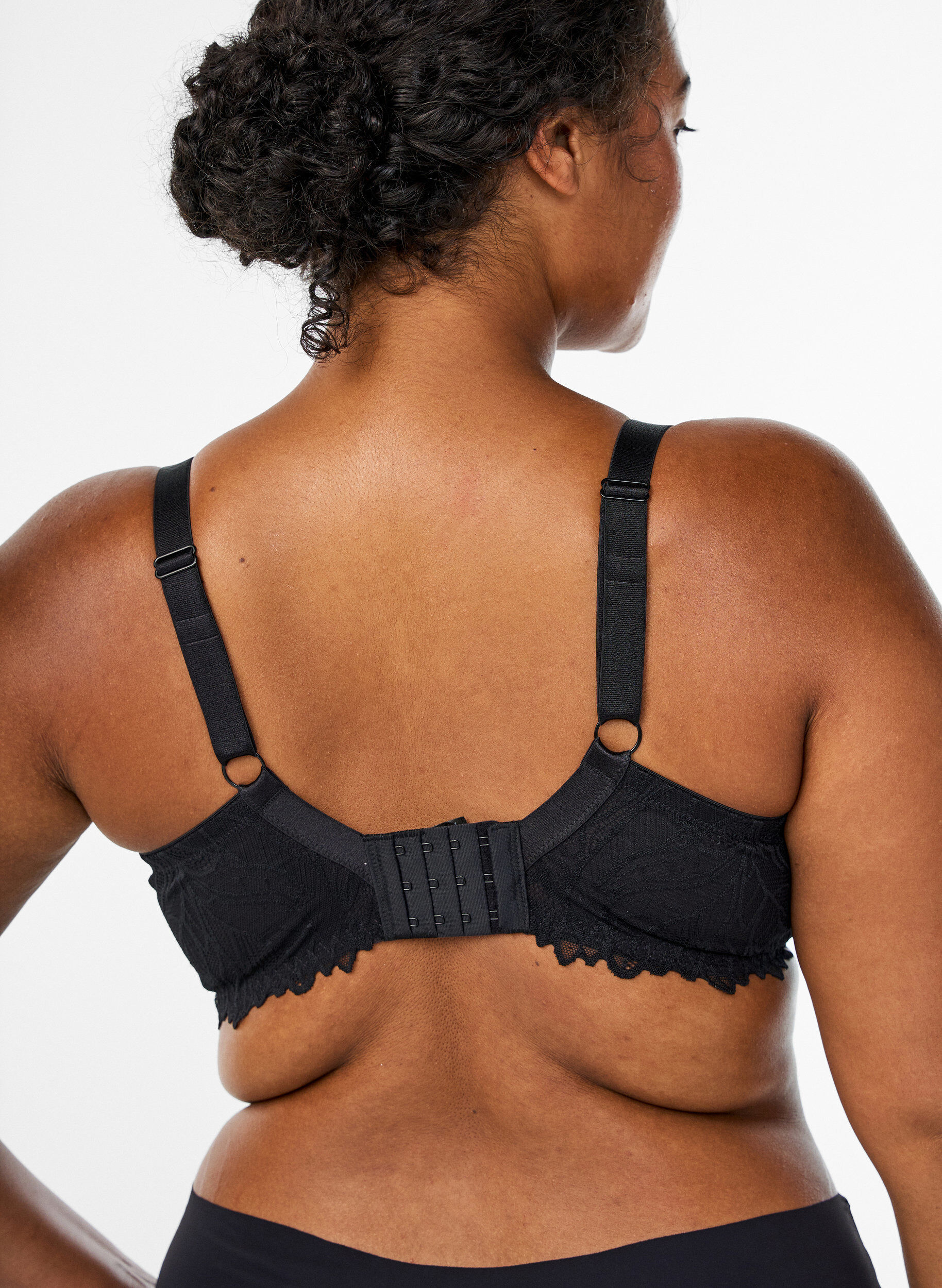 Zizzi Soutien-gorge rembourr&eacute; en dentelle, Noir, Model image number 2